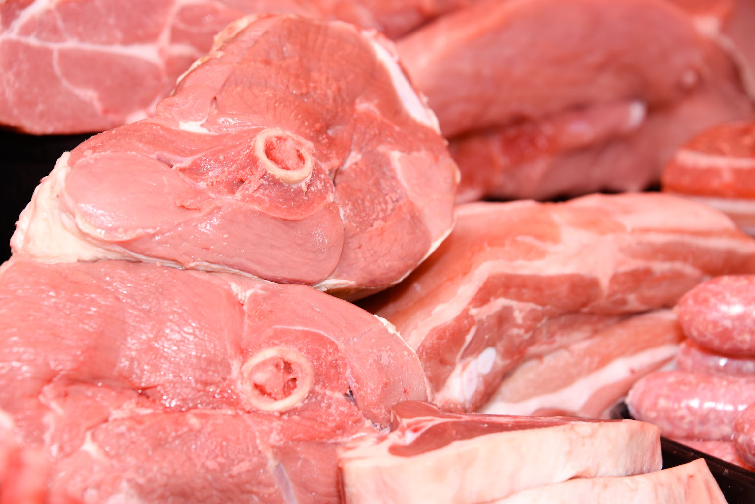 Frisches Fleisch – aus eigener Schlachtung und Zerlegung bei uns in Georgsmarienhütte